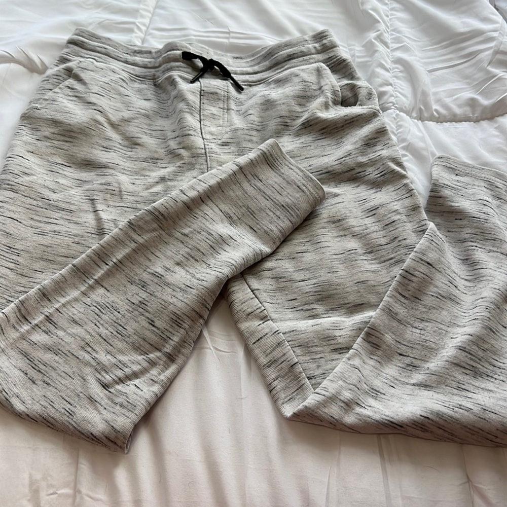 Hollywood boys joggers size large